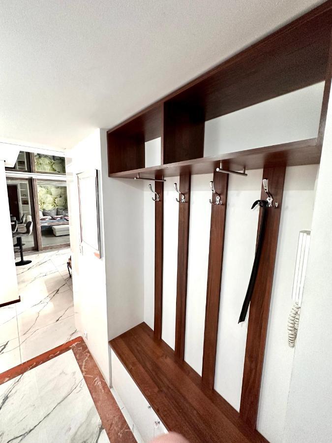 Deluxury Mirror Apartament Centrum Warsaw Exterior photo